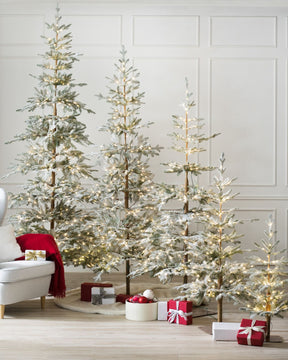 Árvore de Natal Nevada com Galhos Nevados, Suporte Metálico e Micro LEDs Embutidos