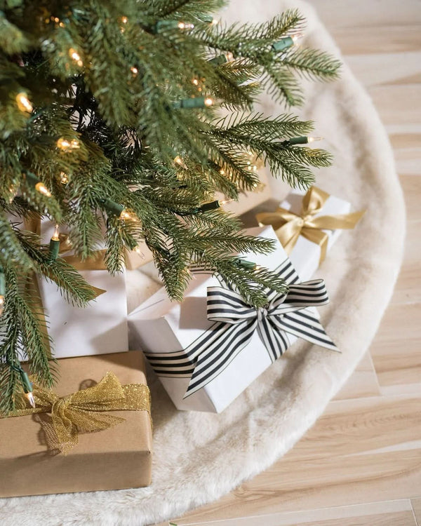 Árvore de Natal Cathedral Fir Slim com Galhos Articulados, Suporte Metálico e Micro LEDs Embutidos 4