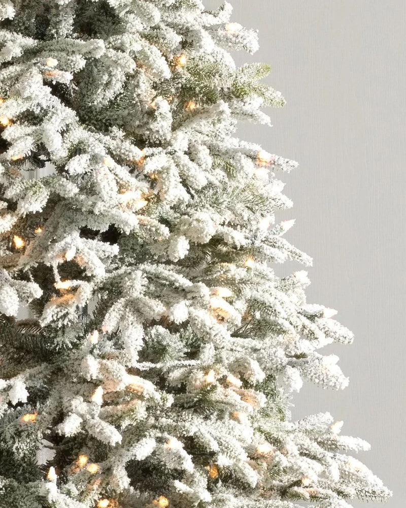 Árvore de Natal Nevada Frosted Fraser com Galhos Articulados, Suporte Metálico e Micro LEDs Embutidos 2