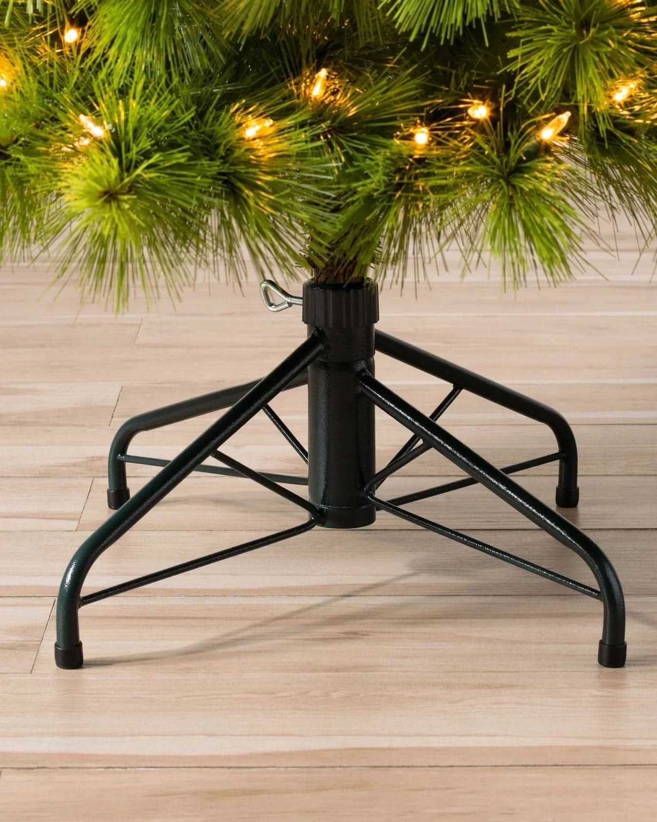 Árvore de Natal Monterey Pine Slim com Galhos Articulados, Suporte Metálico e Micro LEDs Embutidos